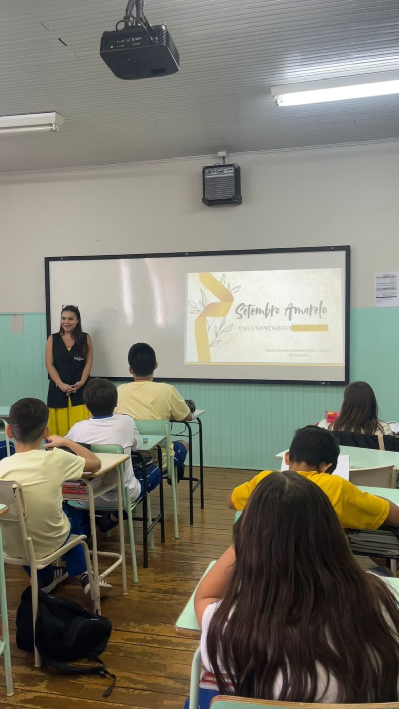 Maria Eugenia em palestra de Setembro Amarelo